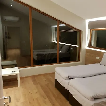 Mihaylova Kushta * Lobosh