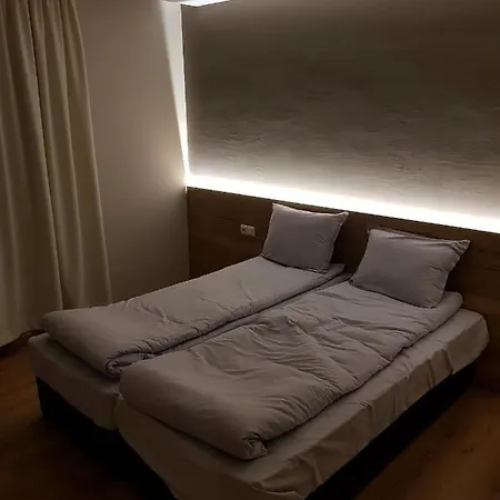 Mihaylova Kushta * Lobos