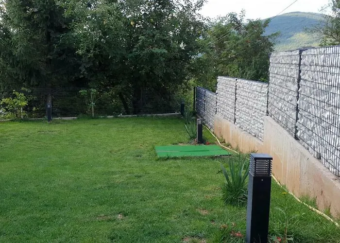 Mihaylova Kushta * Lobosh