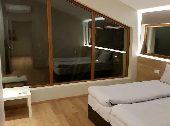 Mihaylova Kushta * Lobosh